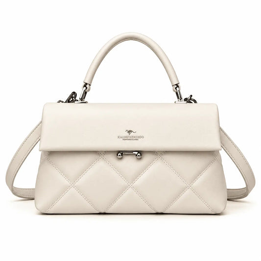 Bolsa Feminina Branca Matelassê Verona com alça de mão e design elegante