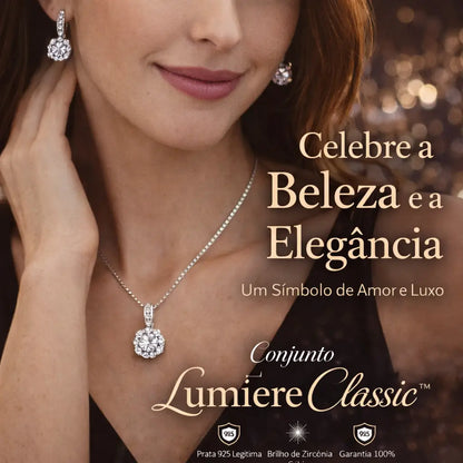 Mulher usando colar e brincos do Conjunto Lumière Classic em prata 925 com zircônia cúbica, joias femininas elegantes com brilho sofisticado em uso real