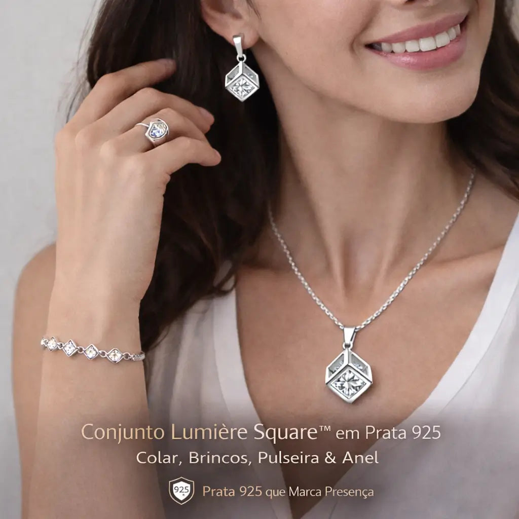 Conjunto Lumière Square feminino em prata 925 com zircônia cúbica, colar, brincos, pulseira e anel de design geométrico elegante.