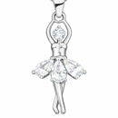 Detalhe do pingente bailarina do Conjunto Ballet Lumière em Prata 925 com zircônia cúbica, acabamento delicado e brilho sofisticado.