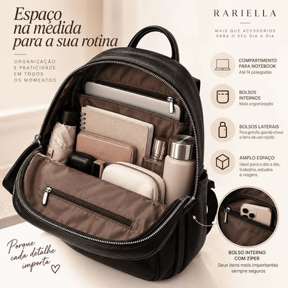 Interior espaçoso da Mochila Feminina Preta Évora com compartimentos para objetos pessoais