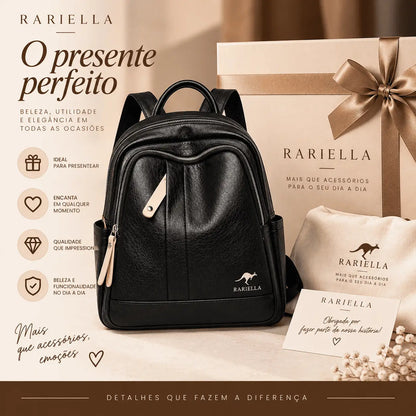 Mochila Feminina Preta Évora com espaço interno organizado para itens pessoais